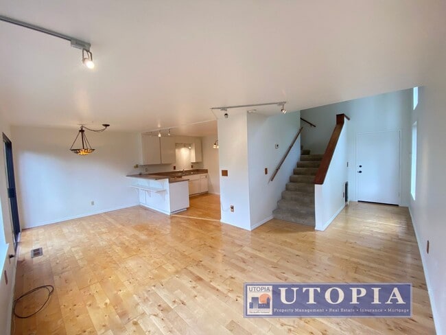 Building Photo - Charming 3 bed, 1.5 bath home in Live Oak, close to the beach and local markets