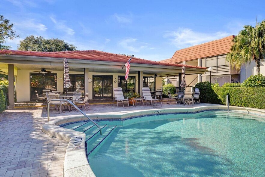 Building Photo - 1050 NW 13th St