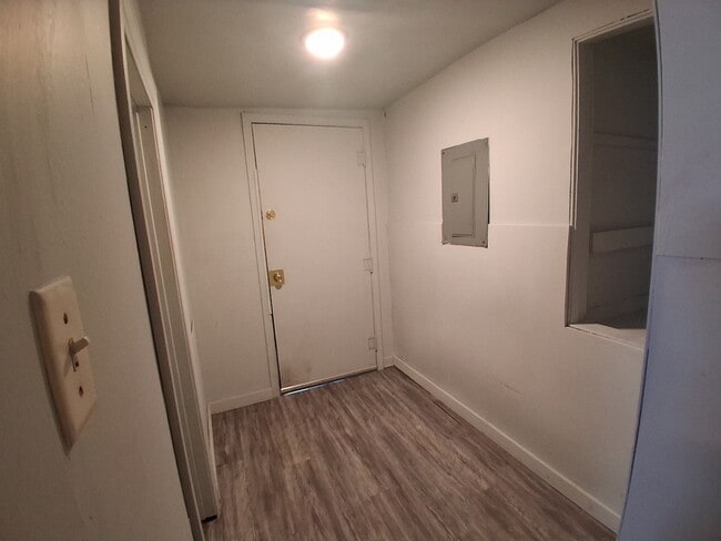 Building Photo - 922 Martin-