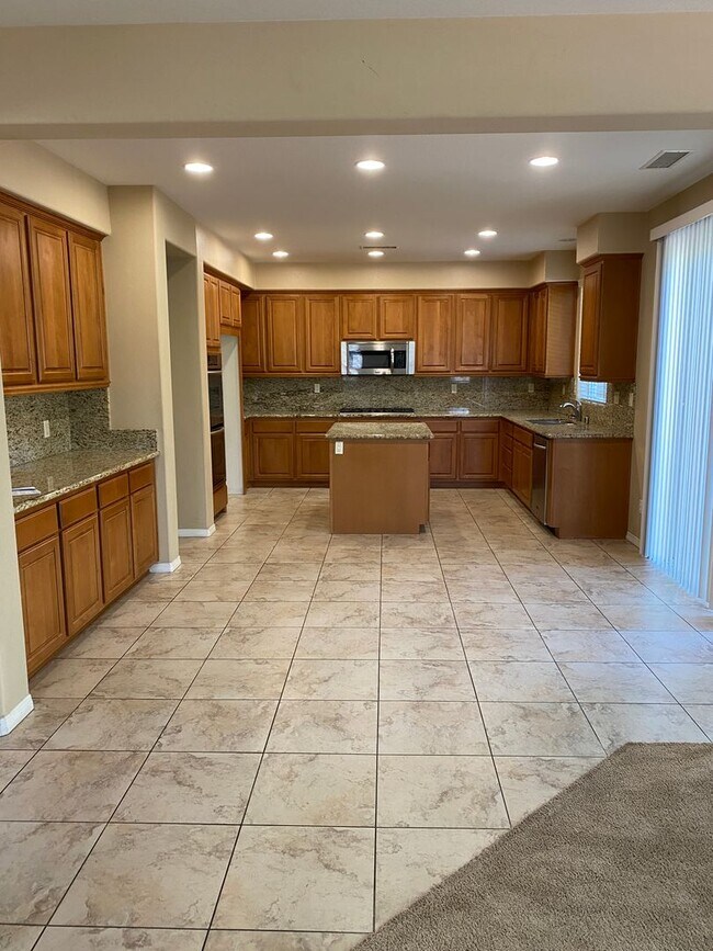 Building Photo - Beautiful Home located in Wolf Creek