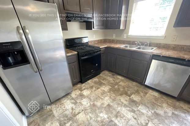 Building Photo - 1069 Meadow Glen Cir