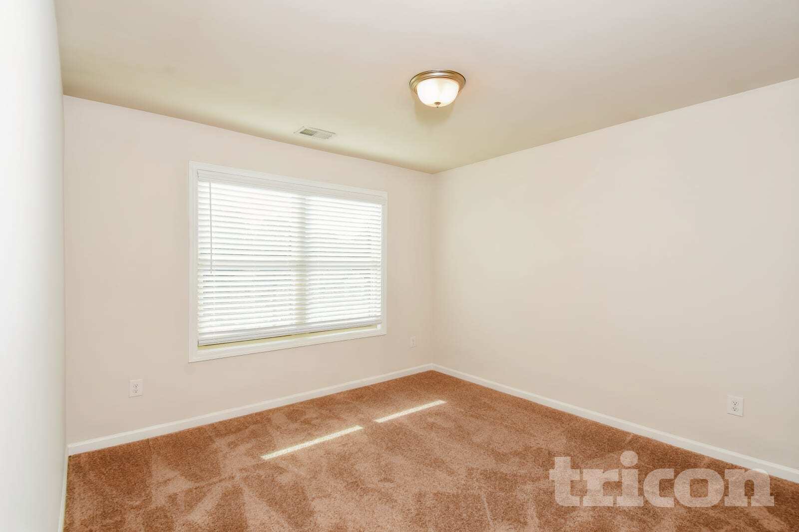 Building Photo - 530 Ireland Ln