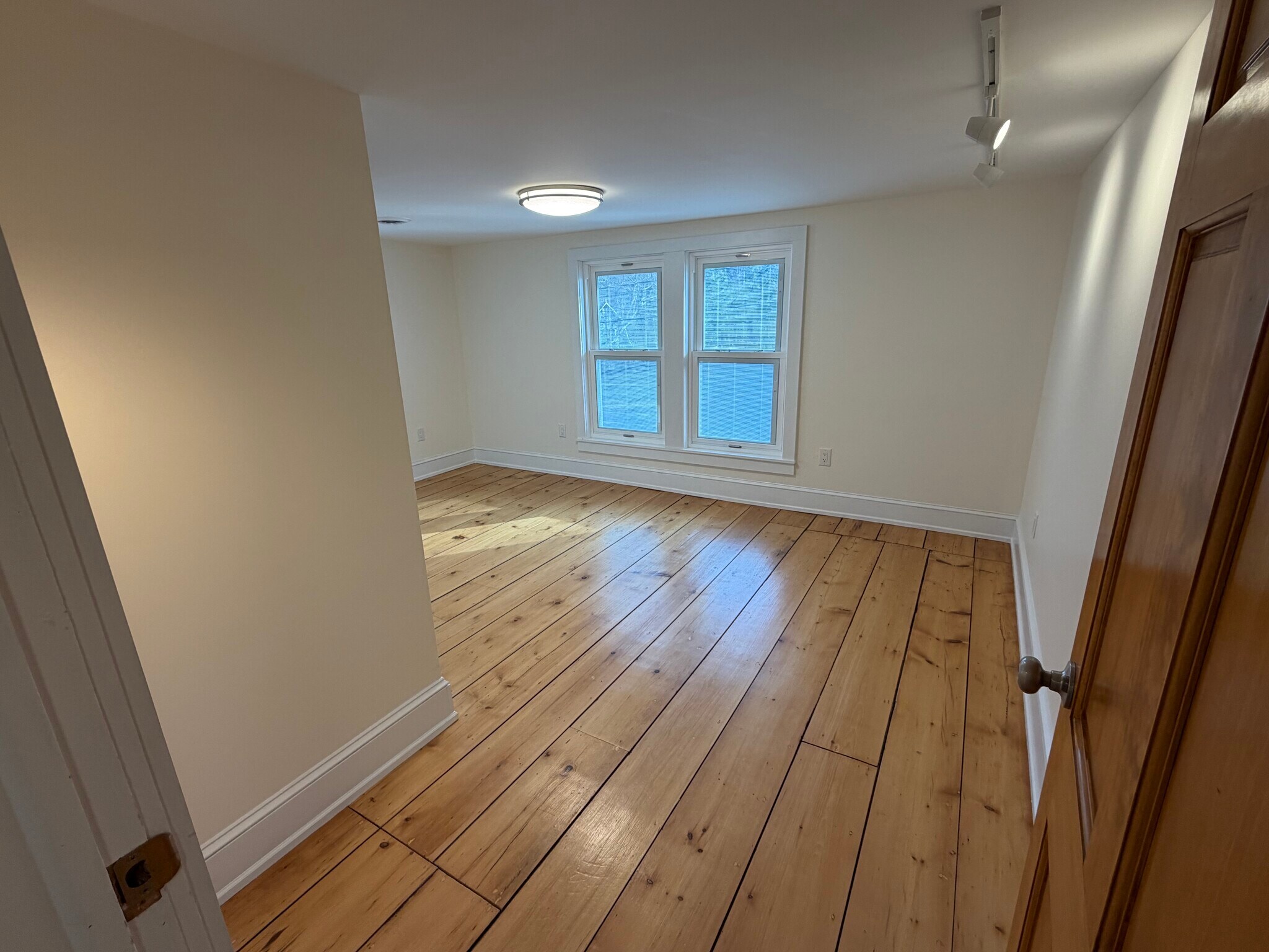 Building Photo - 7 Etna Ln