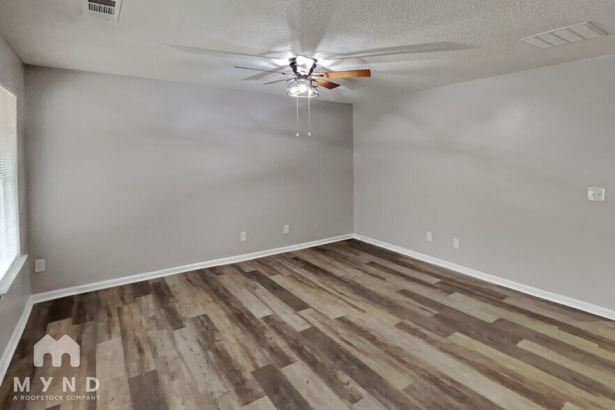 Building Photo - 6041 Creekerton Blvd
