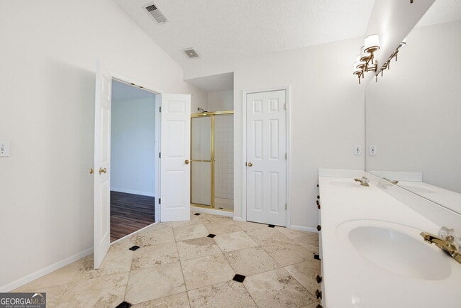 Building Photo - 2599 Alvecot Cir SE