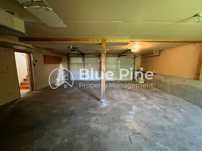 Building Photo - 395 Hemlock Cir