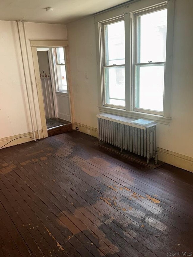 Building Photo - 84-86 Golde St