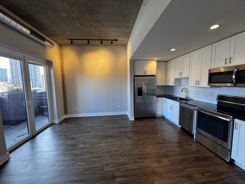 Building Photo - 3845 N Broadway St