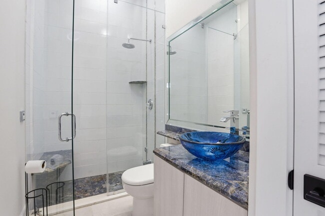 Building Photo - 11180 Isle Brook Ct
