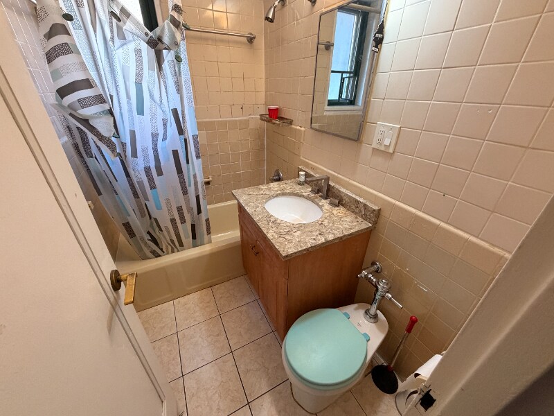 Building Photo - 1530 Metropolitan Ave