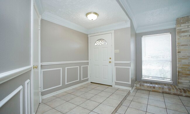 Building Photo - 21306 Park Run Dr