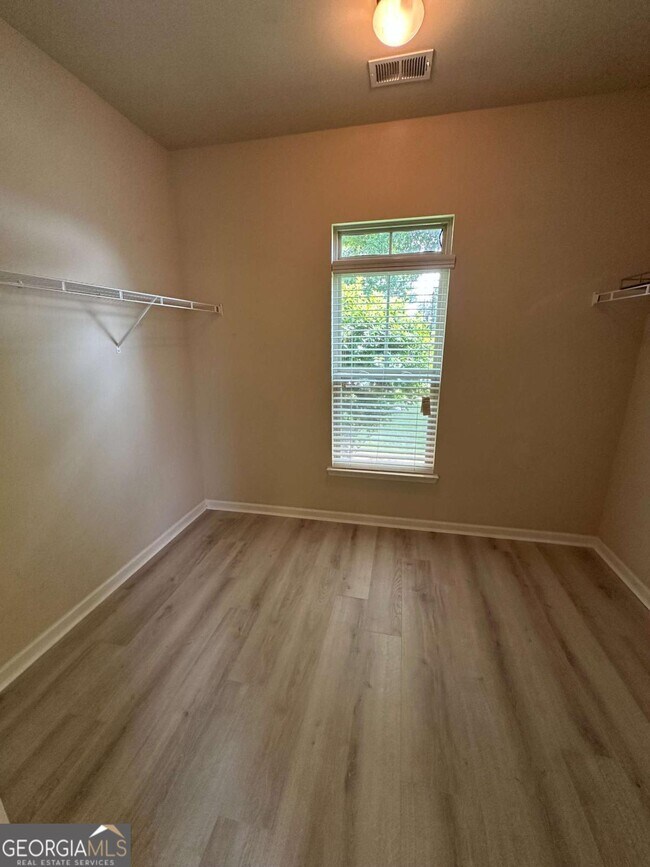Building Photo - 852 Nevis Way