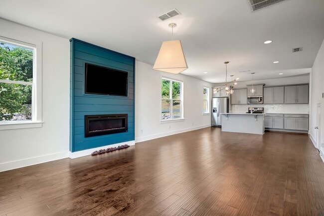 Building Photo - 798 Cottage Park Dr