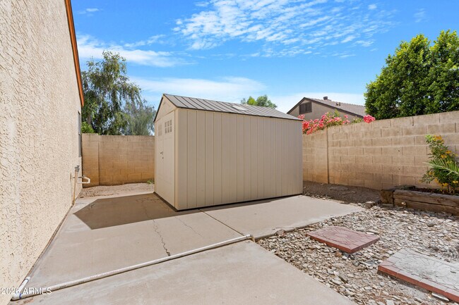 Building Photo - 18824 N 44th Dr
