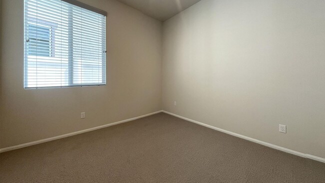 Building Photo - 35333 Hutchinson Pl