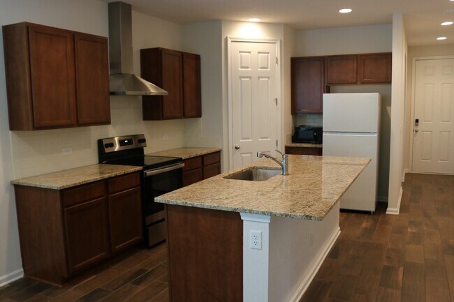 Building Photo - 212 Meadow Crossing Dr