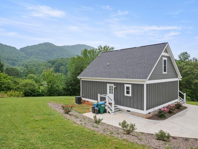 Building Photo - 105 Bobby Ridge Dr