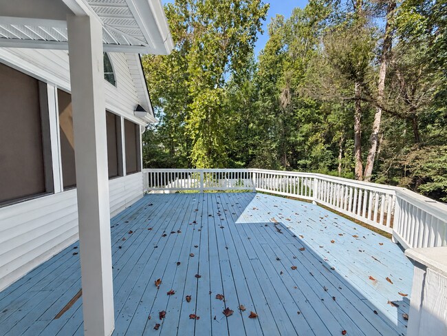 Building Photo - 2040 Webster Grove Dr