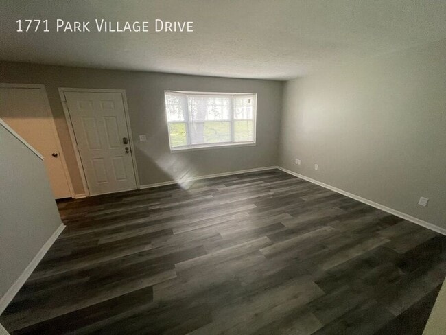 Building Photo - 1771 Park Village Dr