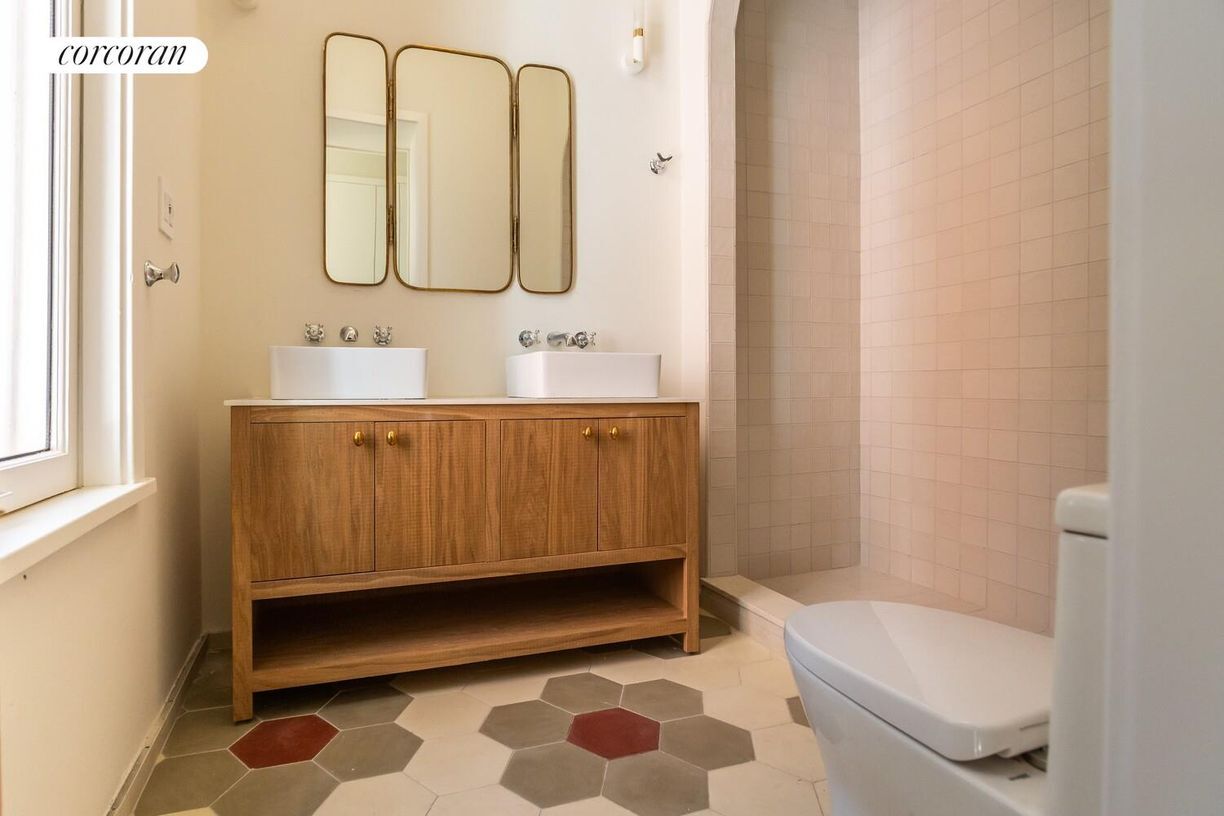 Building Photo - 1450 Pacific St