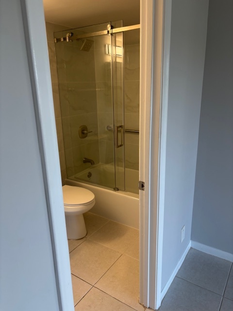 Full Bathroom in Bedroom - 850 SW 133rd Ter