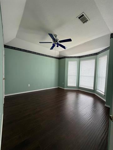 Building Photo - 609 Saddleback Ln