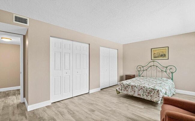 Building Photo - 250 S Sykes Creek Pky