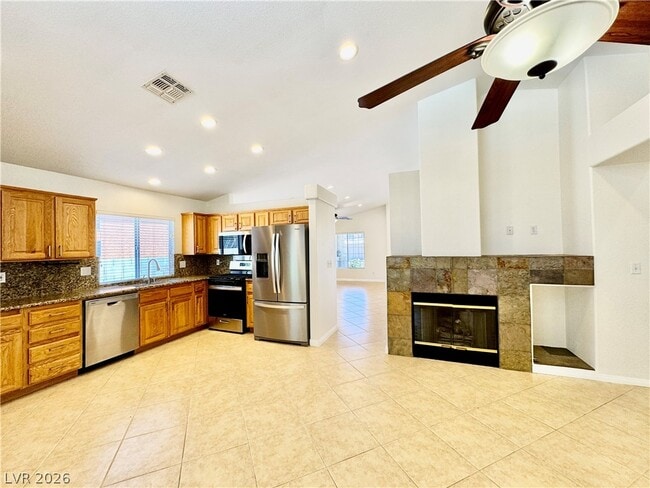 Building Photo - 1437 Waterton Dr