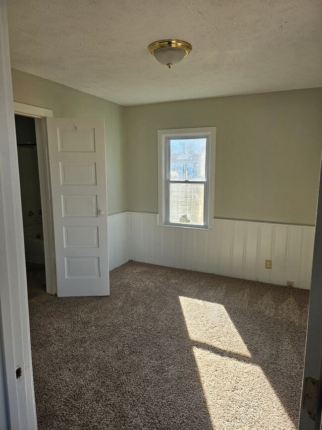 Building Photo - 1610 S Parker Dr