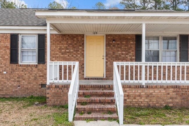 Building Photo - Cute Remodeled home in Cul-de-sac