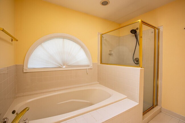 Building Photo - Impressive 3 BR/2 Full BA & 2 Half BA EOG Townhome in Decoverly Adventure!