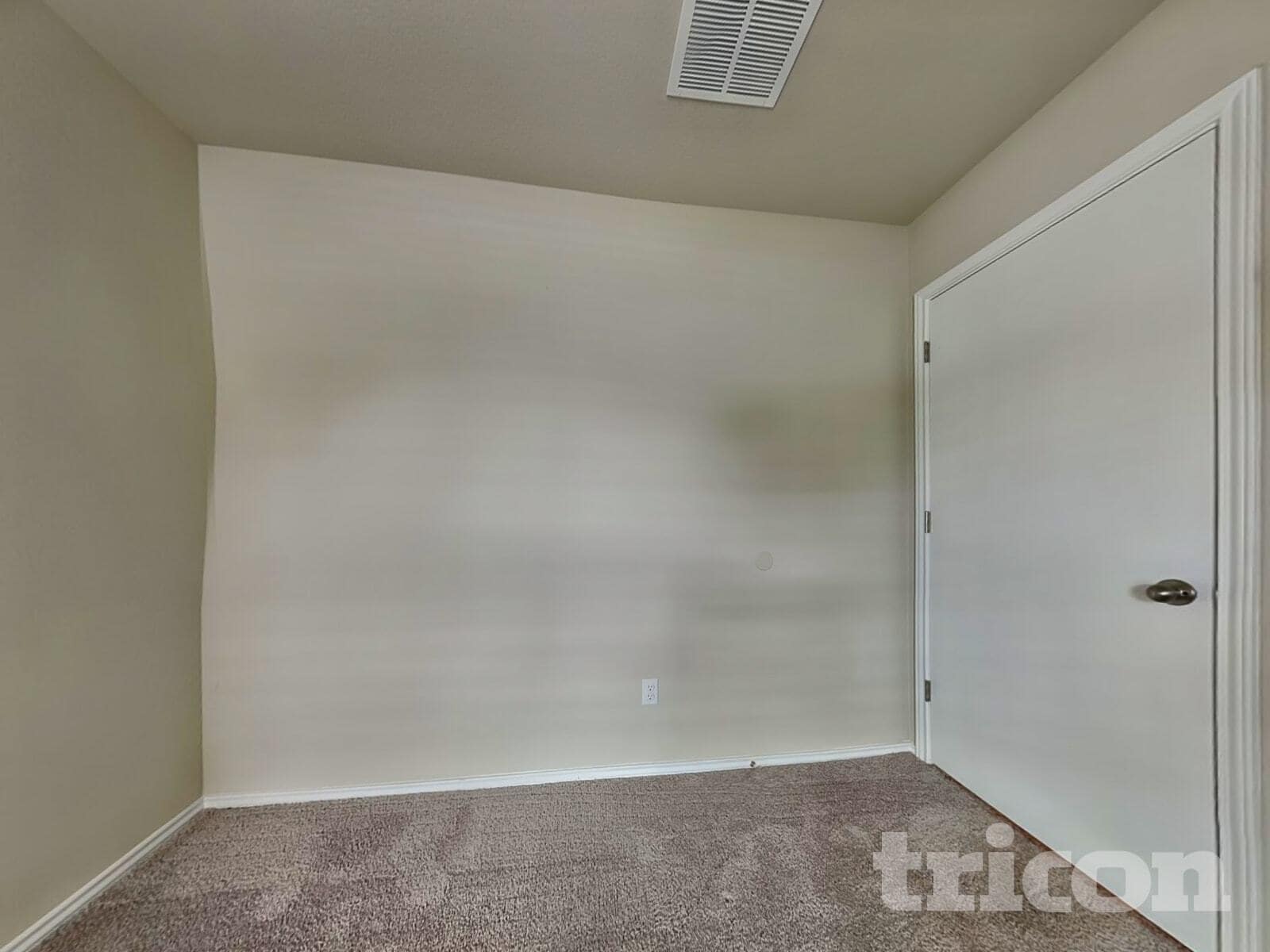 Building Photo - 5208 Saddle Clb Dr