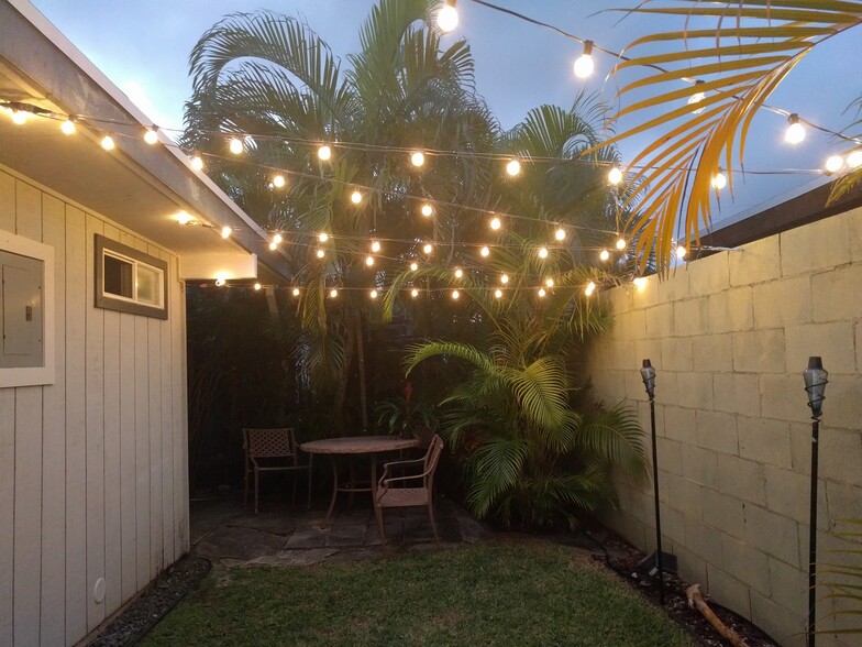 Building Photo - 166 Hauoli St