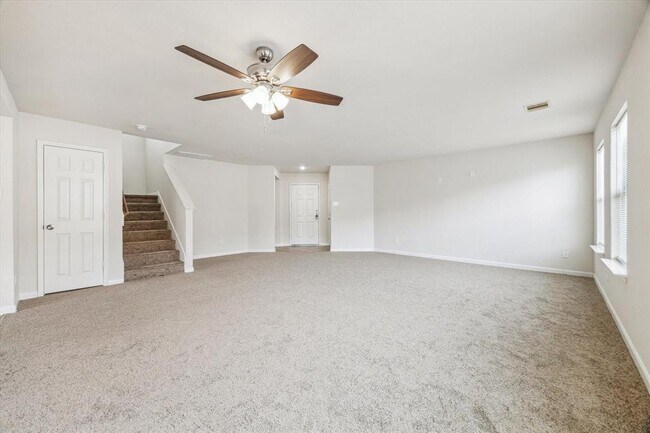 Building Photo - 431 Mantova Dr