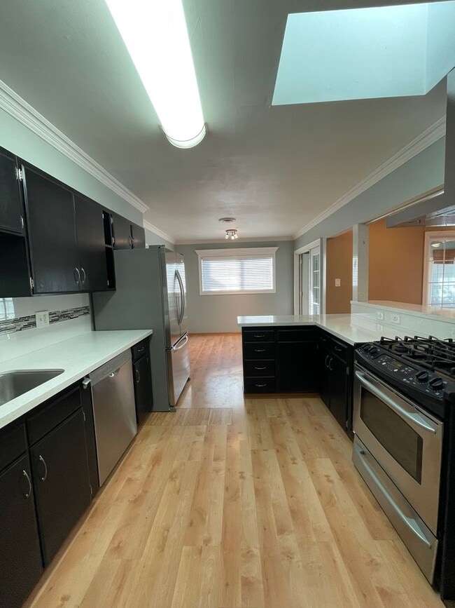 Building Photo - Nor Cal Realty, Inc - 3 bedroom 2 bath house with 2 car garage.