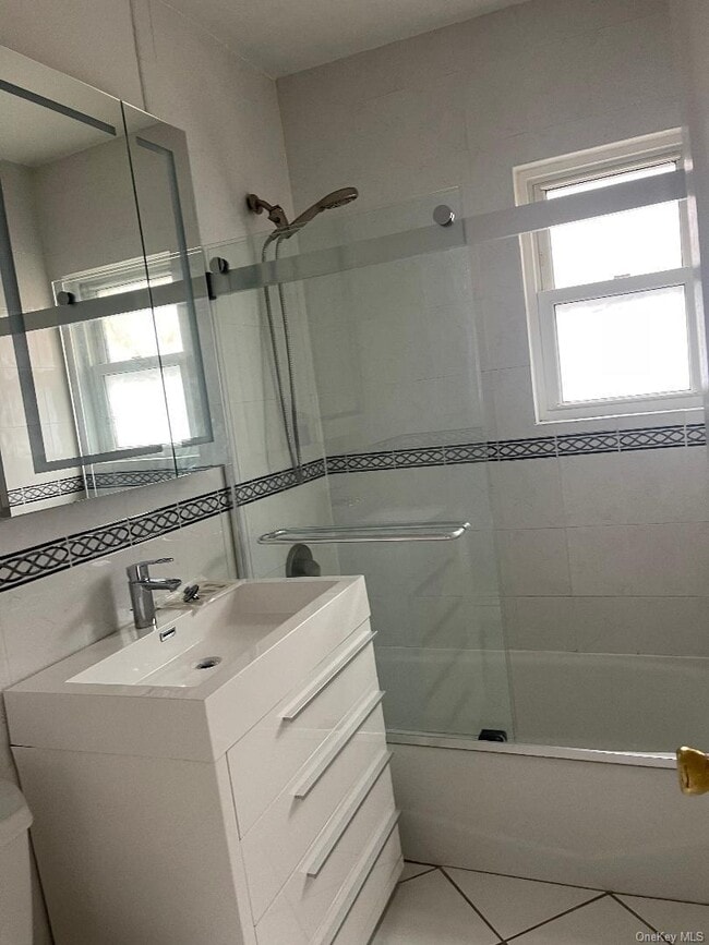 Building Photo - 459 E Chester St