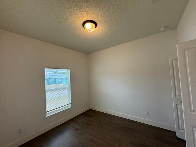 Building Photo - BEAUTIFUL 4 BD/2 BA Home in Palm Bay! Great Location!