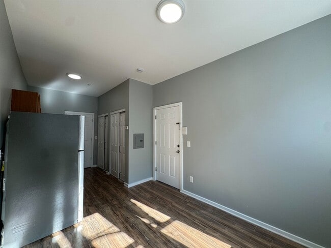 Building Photo - 1513 Summit Ave