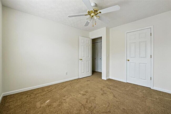Building Photo - 4255 Old House Dr