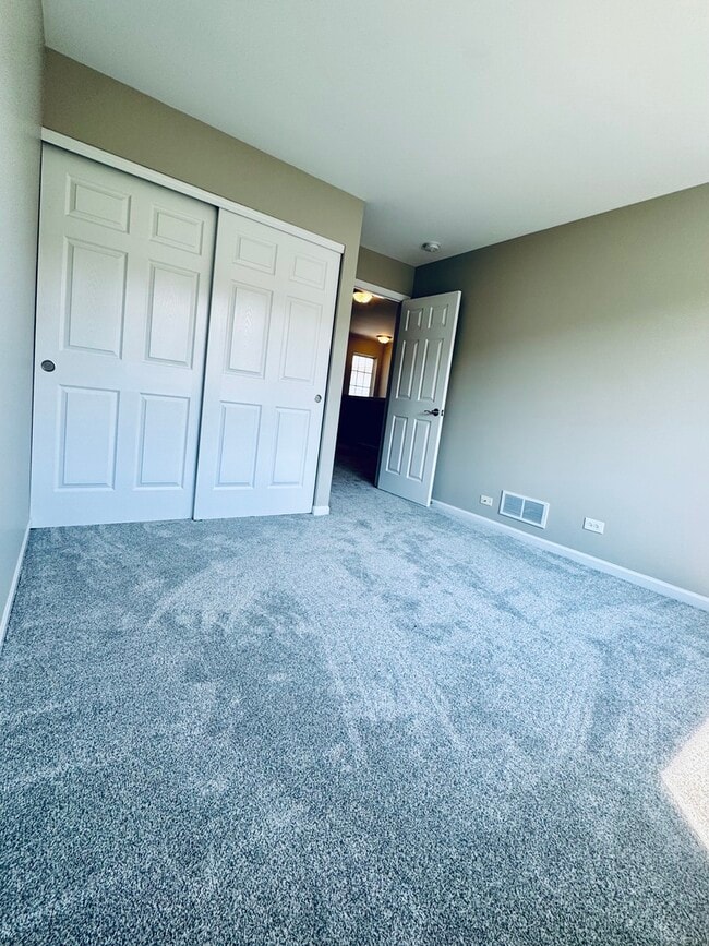 Building Photo - 404 N Patriot Dr