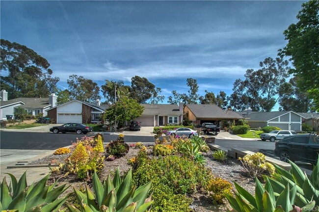 Building Photo - 23925 Copenhagen St