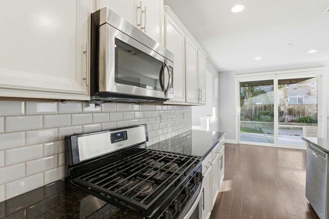 Building Photo - 1818 Tarragon Dr