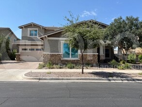 Building Photo - 10463 E Sanger Ave