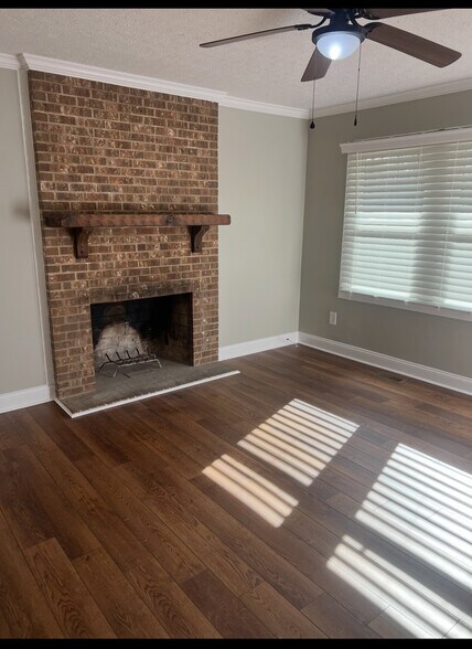 Building Photo - 611 Borders Rd