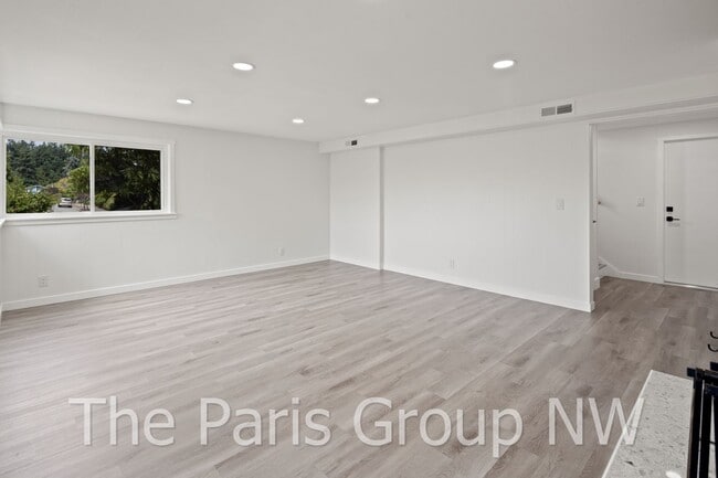 Building Photo - Lovely 2025 Remodeled Shoreline 4BR in Ric...