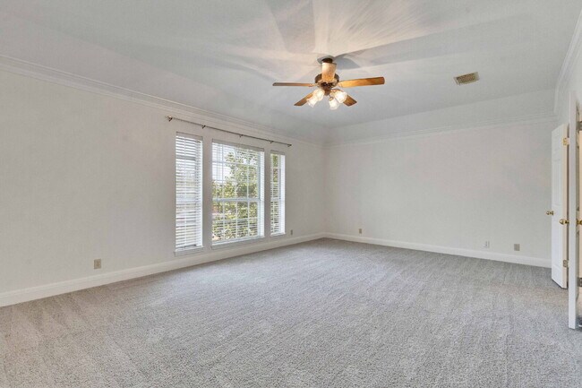 Building Photo - Charming Home in the Coveted River Place C...