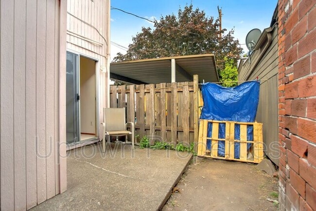 Building Photo - 8311 SE 17th Ave