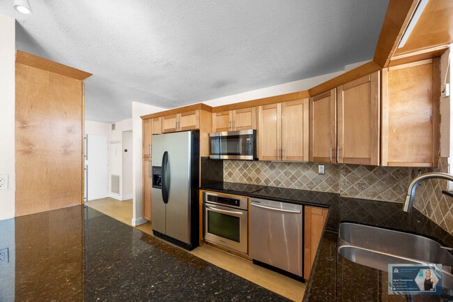 Building Photo - 137 Golden Isles Dr