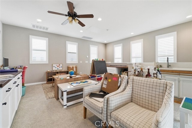 Building Photo - 155 Spectacle