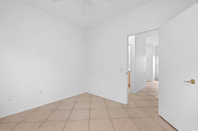 Building Photo - 78472 Glastonbury Way